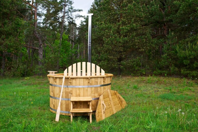 Houten hottub "Deluxe" met ingebouwde kachel